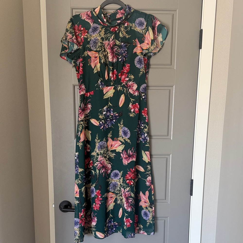 Vince Camuto Dark Green Floral Midi Dress
